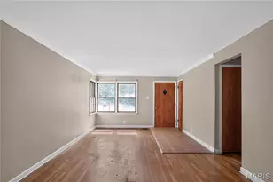 10151 Dwight Dr, Saint Louis, MO 63137 - Photo 3