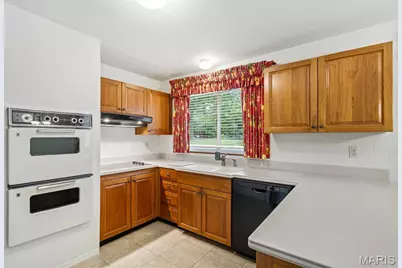 318 Royal Village Drive, Manchester, MO 63011 - Photo 25