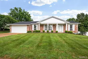 318 Royal Village Dr, Manchester, MO 63011 - Photo 1