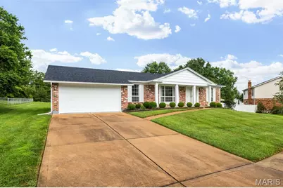 318 Royal Village Drive, Manchester, MO 63011 - Photo 3