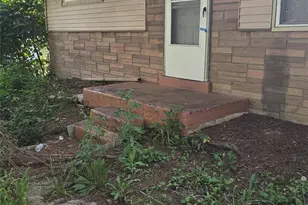 10125 Crown Point Dr, Saint Louis, MO 63136 - Photo 3