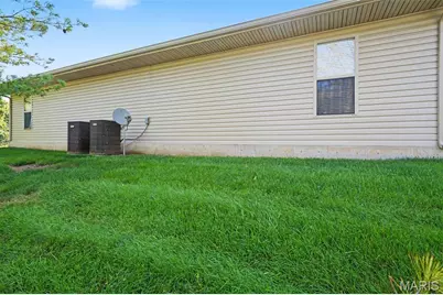 213 and 215 Creekside Office Drive, Wentzville, MO 63385 - Photo 15