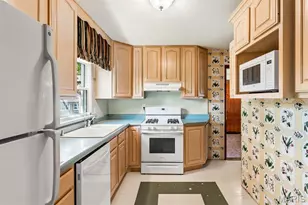 9208 Hallock Dr, Affton, MO 63123 - Photo 9