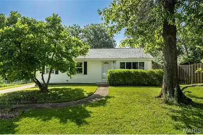 8 Banbury Court, Saint Louis, MO 63126 - Photo 1