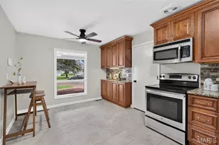 7323 Cartwheel Ln, Hazelwood, MO 63042 - Photo 7
