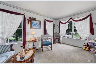 4590 Southridge Meadows Drive, Saint Louis, MO 63128 - Photo 5