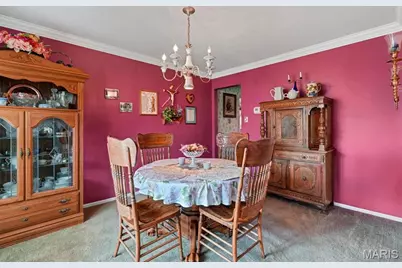 4590 Southridge Meadows Drive, Saint Louis, MO 63128 - Photo 9