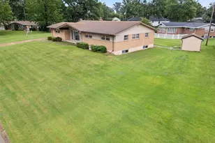 10215 Dovercrest Dr, Unincorporated, MO 63128 - Photo 39