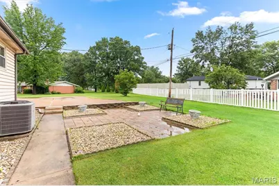 10215 Dovercrest Drive, Unincorporated, MO 63128 - Photo 45