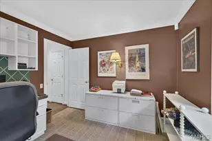 18 S McKnight Rd, Saint Louis, MO 63124 - Photo 41