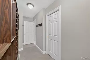 18 S McKnight Rd, Saint Louis, MO 63124 - Photo 33