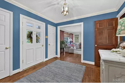 18 S McKnight Road, Saint Louis, MO 63124 - Photo 9