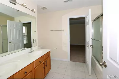 2352 The Courts Drive, Chesterfield, MO 63017 - Photo 31
