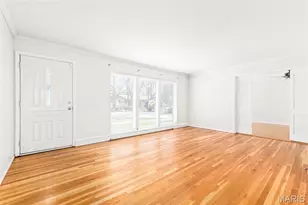 767 Wenneker Dr, Saint Louis, MO 63124 - Photo 7