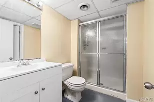 767 Wenneker Dr, Saint Louis, MO 63124 - Photo 31