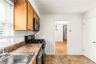 767 Wenneker Dr, Saint Louis, MO 63124 - Photo 13