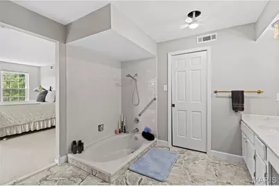 964 Claytonbrook Drive #2B, Ballwin, MO 63011 - Photo 19