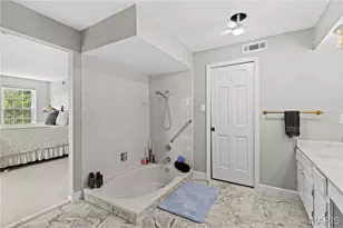 964 Claytonbrook Dr, Ballwin, MO 63011 - Photo 19