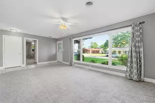 724 Caspian Ln, Saint Louis, MO 63125 - Photo 5