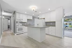 724 Caspian Ln, Saint Louis, MO 63125 - Photo 7