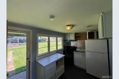 3214 W Milton Avenue, Breckenridge Hills, MO 63114 - Photo 5