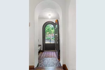 6125 Marwinette Avenue, Saint Louis, MO 63116 - Photo 3