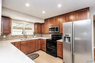 9904 Markhall Ln, Saint Louis, MO 63123 - Photo 17