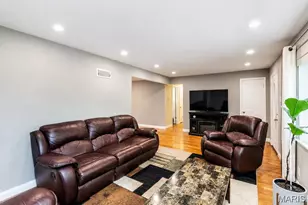 9904 Markhall Ln, Saint Louis, MO 63123 - Photo 11
