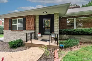 46 Grantwood Ln, Grantwood Village, MO 63123 - Photo 3