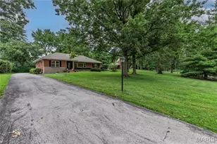 46 Grantwood Ln, Grantwood Village, MO 63123 - Photo 39