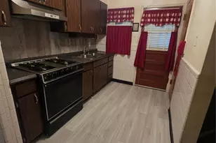 1200 Ensley Dr, Bellefontaine Neighbors, MO 63137 - Photo 11