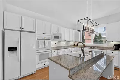 12427 Questover Manor Court, Creve Coeur, MO 63141 - Photo 11