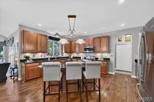 9031 Spy Glass Pl Dr, O'Fallon, MO 63368 - Photo 3