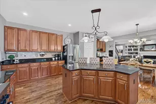 9031 Spy Glass Pl Dr, O'Fallon, MO 63368 - Photo 11