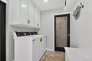 1609 Featherstone Dr, Town and Country, MO 63131 - Photo 27
