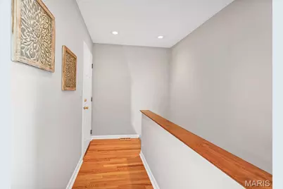 1064 Barry Court, Kirkwood, MO 63122 - Photo 11