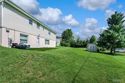 1064 Barry Court, Kirkwood, MO 63122 - Photo 21