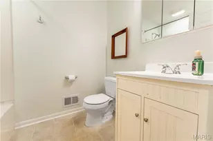8 Tealwood Dr, Creve Coeur, MO 63141 - Photo 27
