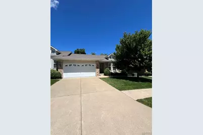 129 Braewood Circle #5C, Saint Charles, MO 63301 - Photo 1