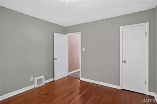 10107 Green Valley Dr, Saint Louis, MO 63136 - Photo 9