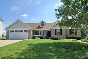 418 Fox Lair Dr, Saint Charles, MO 63303 - Photo 1