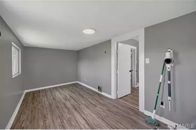 4352 Chippewa Street, Saint Louis, MO 63116 - Photo 13