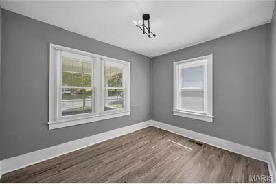4352 Chippewa Street, Saint Louis, MO 63116 - Photo 9