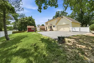 303 Fox Briar Ln, Ballwin, MO 63021 - Photo 29