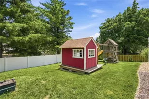 303 Fox Briar Ln, Ballwin, MO 63021 - Photo 31
