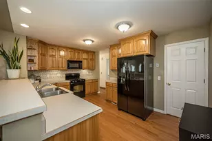 741 Tree Top Ridge Dr, Valley Park, MO 63088 - Photo 13