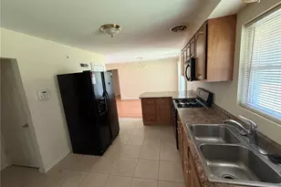 10044 Grosvenor Dr, Riverview, MO 63137 - Photo 13