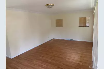 10044 Grosvenor Drive, Riverview, MO 63137 - Photo 3