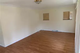 10044 Grosvenor Dr, Riverview, MO 63137 - Photo 3