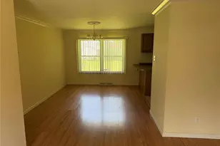 10044 Grosvenor Dr, Riverview, MO 63137 - Photo 5